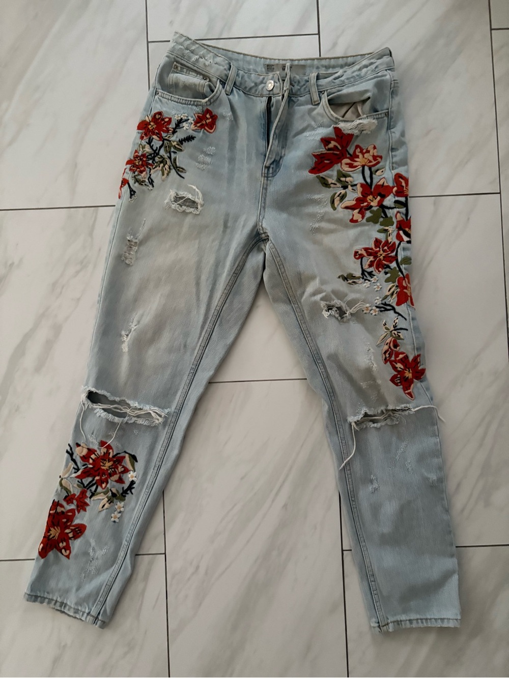 Nordstrom Light Blue Distressed Jeans with Red Floral Embroidery